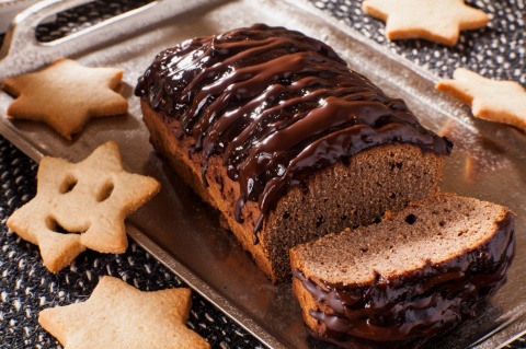 Bezglutenowy PIERNIK WEGAŃSKI Lady Baker bez laktozy, z konfiturą ekologiczną śliwkową i polewą z deserowej czekolady „GRYF”