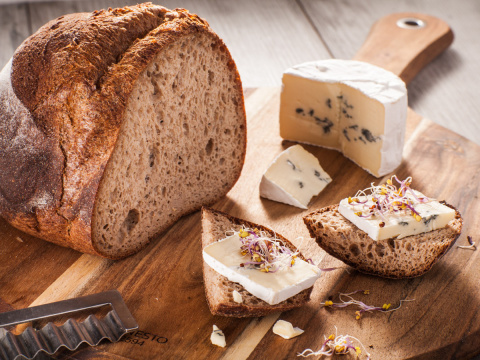 Bezglutenowy chleb "AFRYKAŃSKI" Lady Baker na zakwasie z mąki sorgo i teff, z niskim indeksem glikemicznym Bezglutenowy chleb "AFRYKAŃSKI" Lady Baker na zakwasie z mąki sorgo i teff, z niskim indeksem glikemicznym